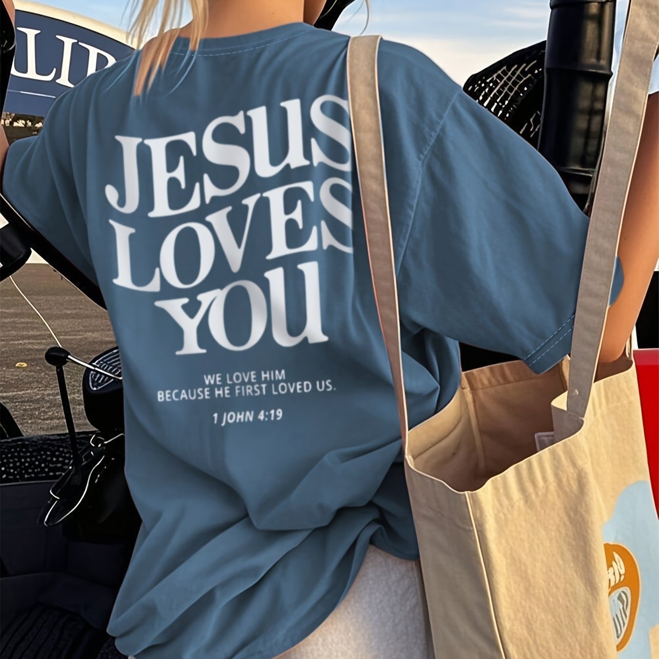 Women'S Elegant Letter Print Short Sleeve Crew Neck T-Shirt - "Jesus Loves You"